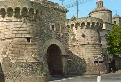 Porta napoletana a Velletri